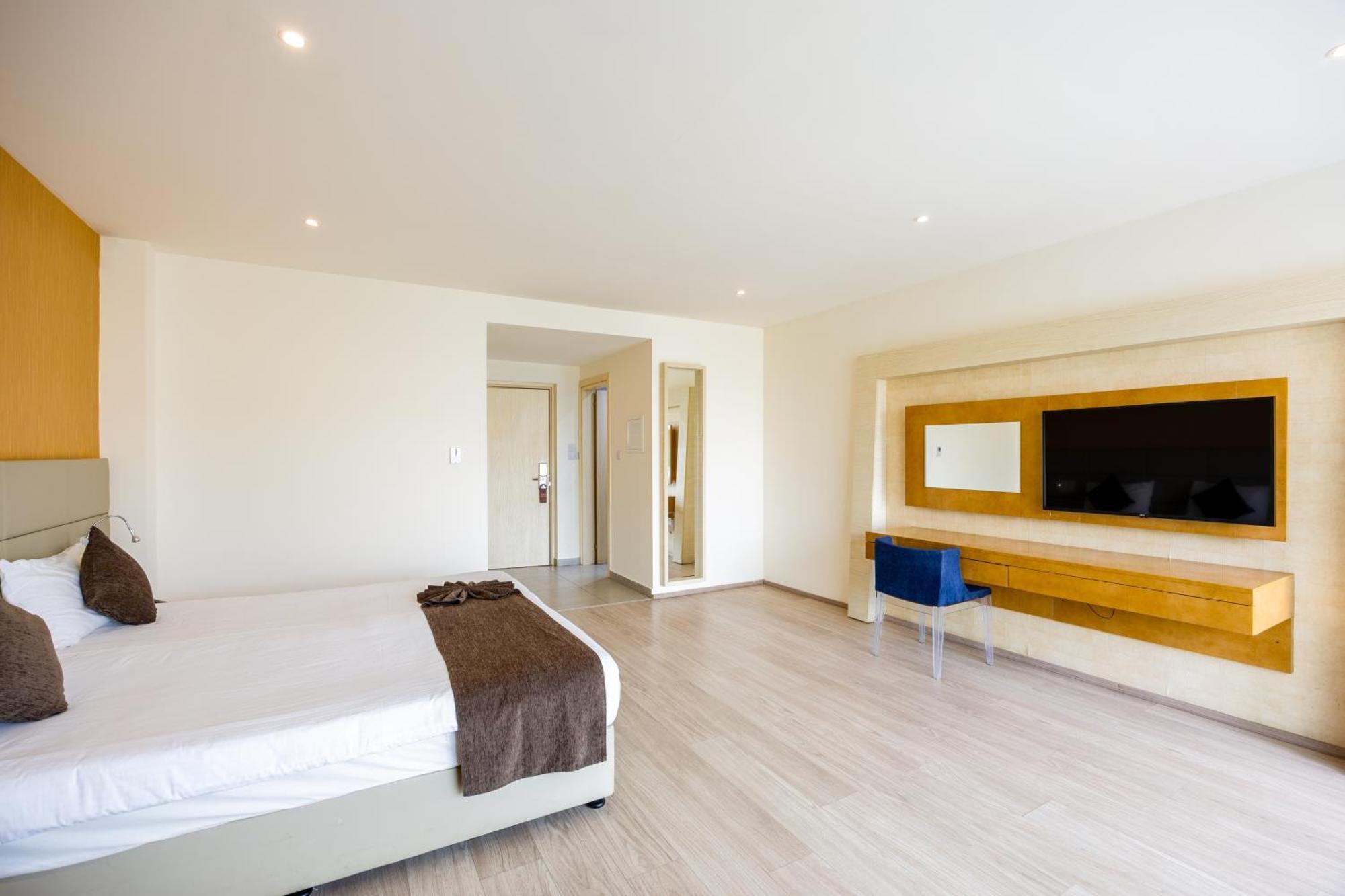 Melpo Antia Hotel&Suites Ayia Napa Esterno foto