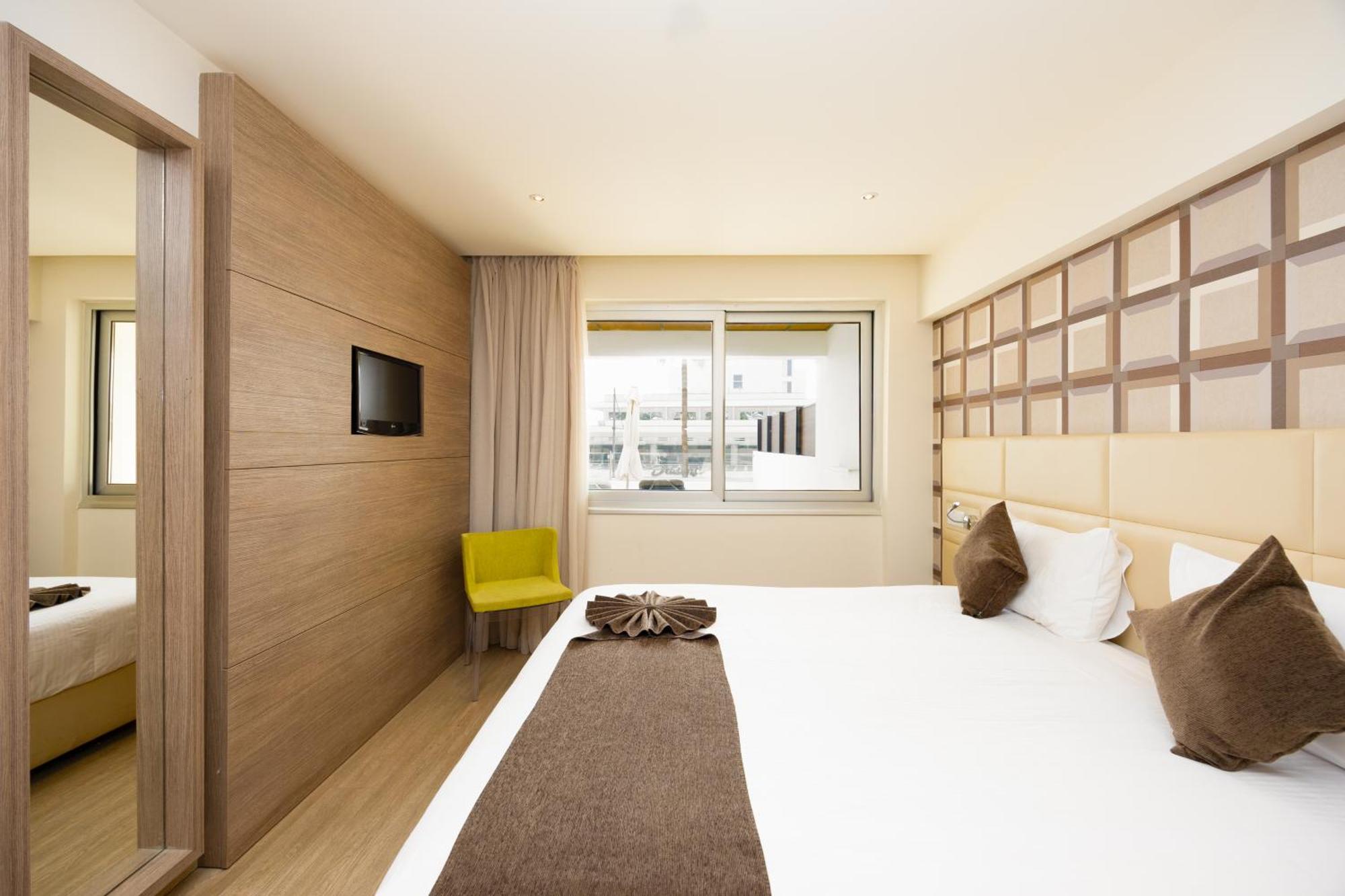 Melpo Antia Hotel&Suites Ayia Napa Esterno foto